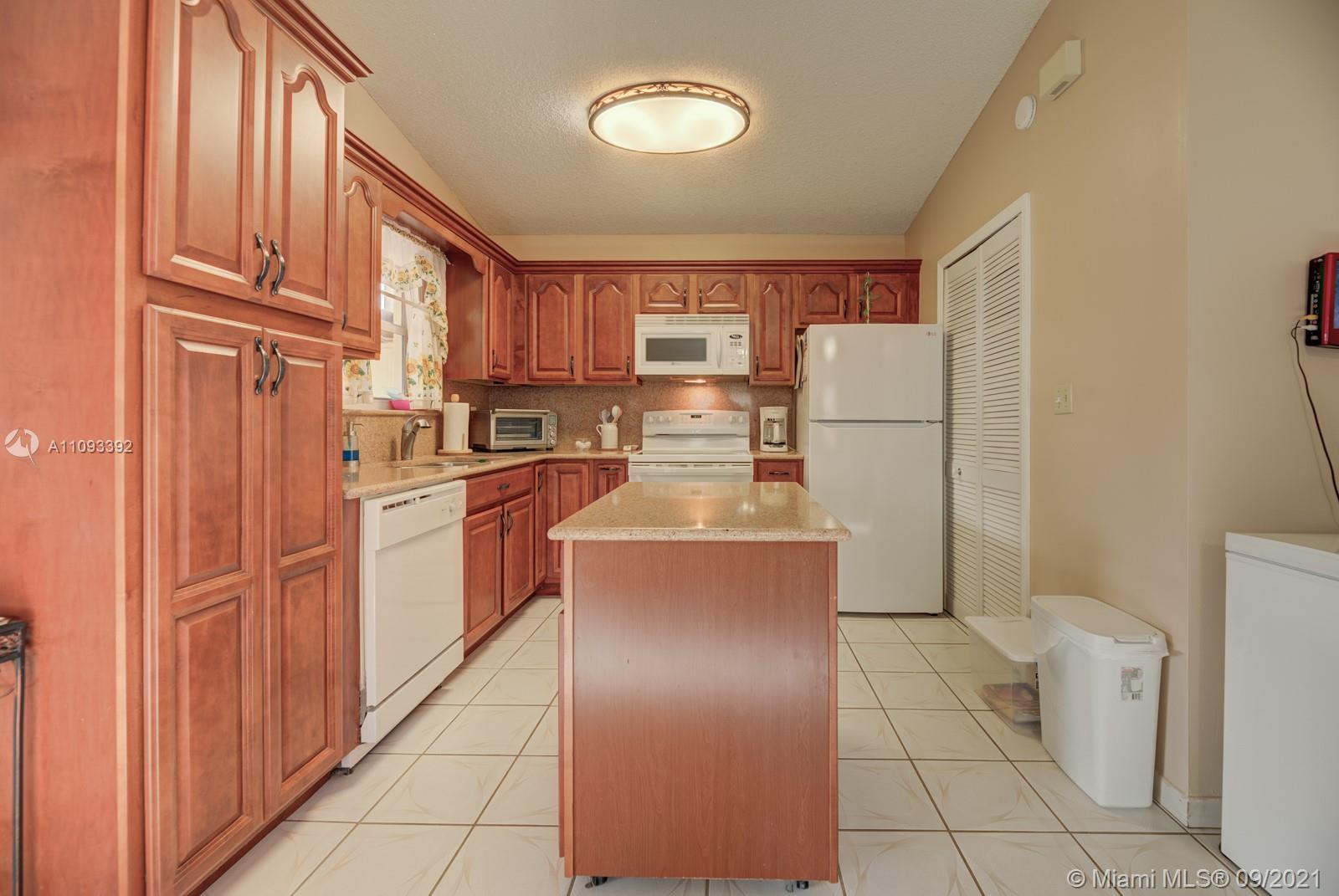 27905 Southwest 132nd Place Homestead, FL 33032 - Photo 7 of 33