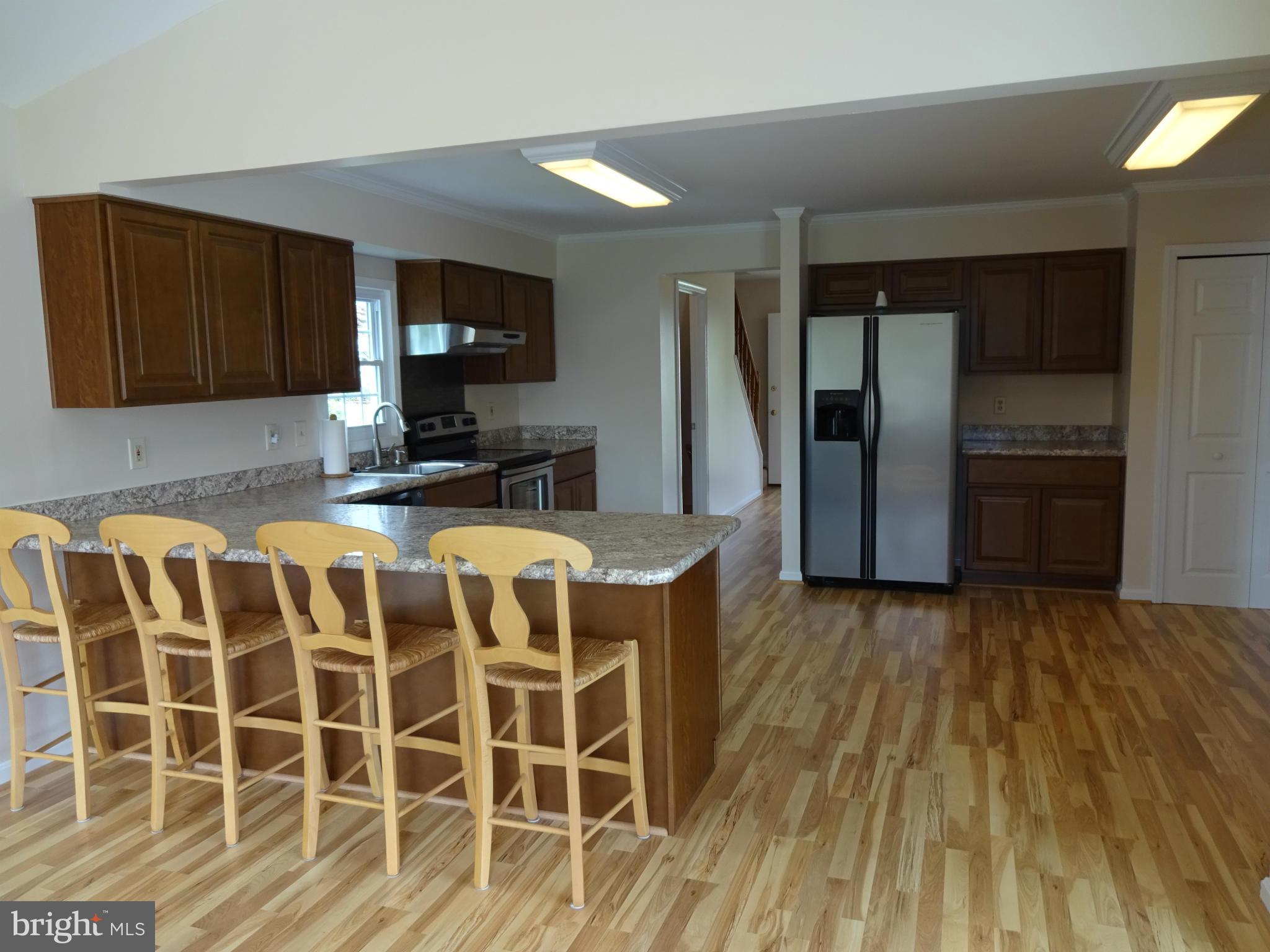 1613 Cape May Road Baltimore, MD 21221 - Photo 7 of 28 Kitchen Breakfast Bar