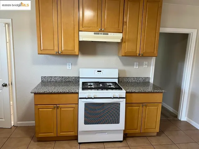 a view of a utility room