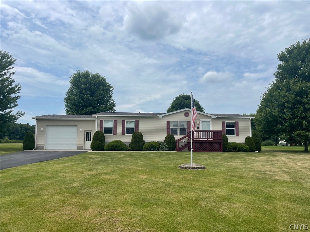 4825 Beacon Light Road Verona, NY 13421 - Photo 2 of 36 Vinyl siding