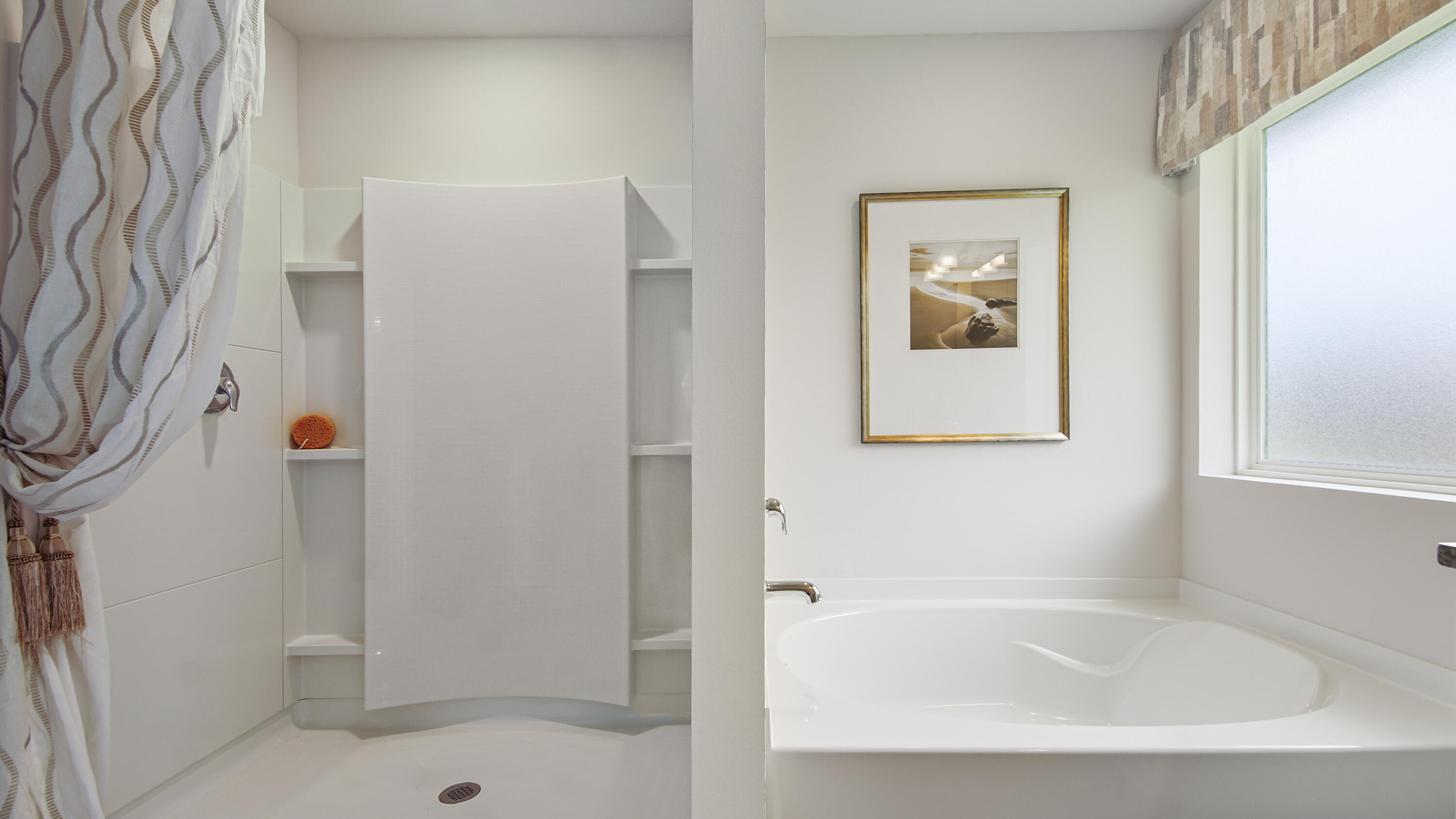 211 Gray Owl Drive Freeport, FL 32439 - Photo 19 of 35 a bathroom with a bathtub and shower