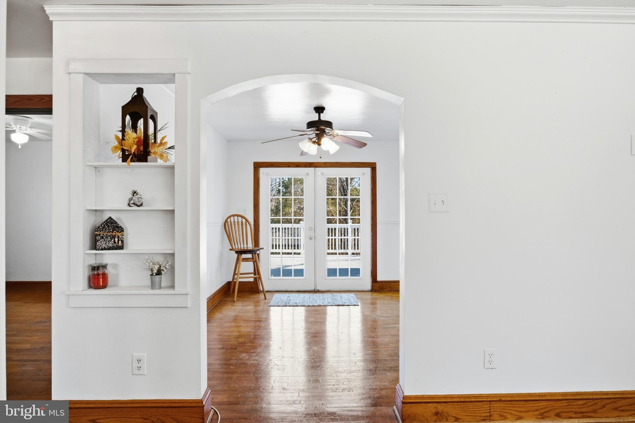 1064 Strasburg Road Front Royal, VA 22630 - Photo 15 of 73 Arched entrance to dining room