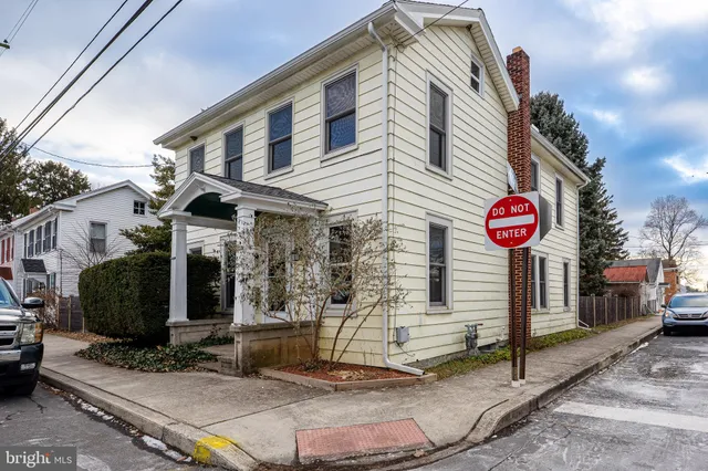 $240,000 | 100 South Chestnut Street, Mechanicsburg, PA 17055