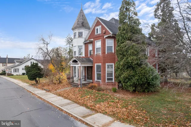 $395,000 | 47 Cherry Street, Walnutport, PA 18088