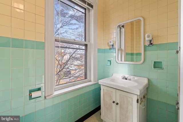 $395,000 | 47 Cherry Street, Walnutport, PA 18088