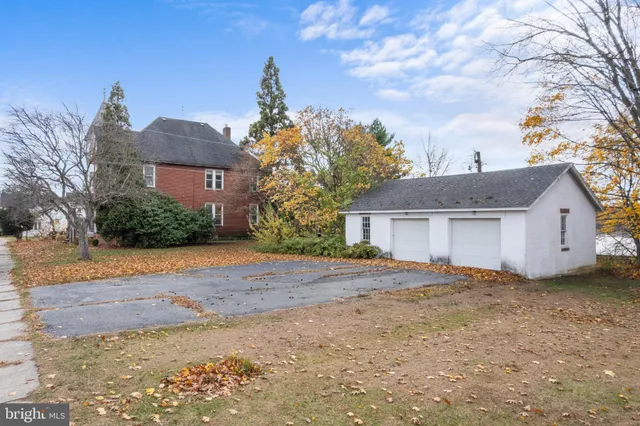 $395,000 | 47 Cherry Street, Walnutport, PA 18088