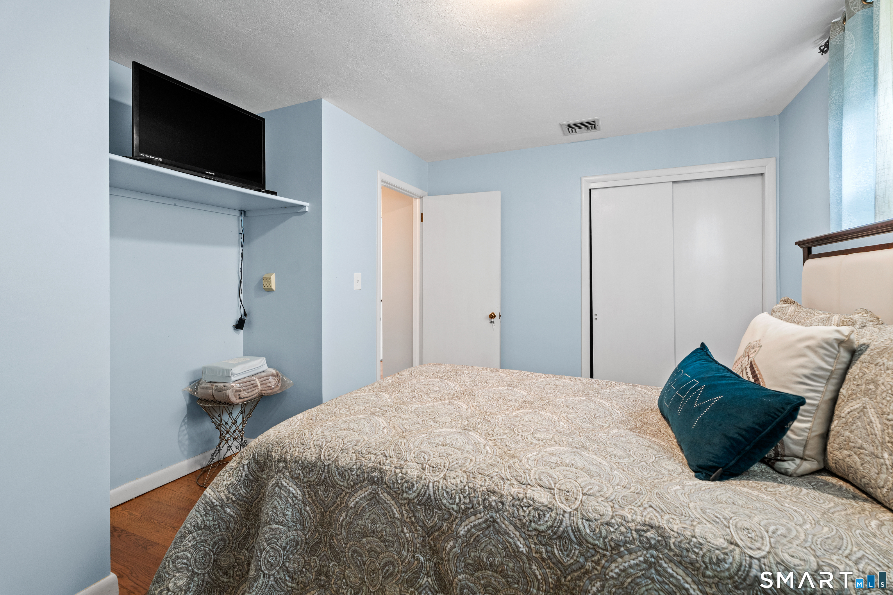 6 Smith Avenue Waterbury, CT 06708 - Photo 11 of 18 Gallery Image 11