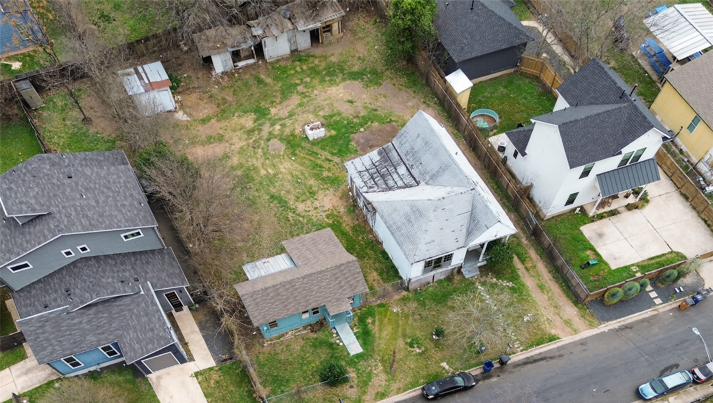 6917 Carver Avenue Austin, TX 78752 - Photo 3 of 16 an aerial view of houses with outdoor space