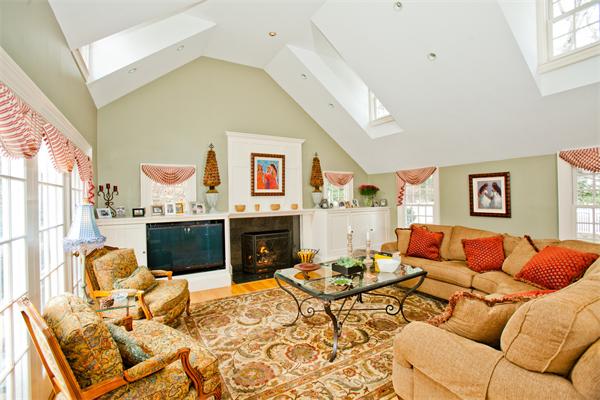 74 Hundreds Road Wellesley, MA 02481 - Photo 15 of 19