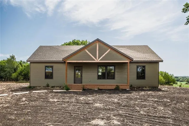 $459,000 | 3559 Delaware Road, Pomona, KS 66076