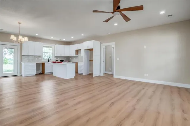 $459,000 | 3559 Delaware Road, Pomona, KS 66076