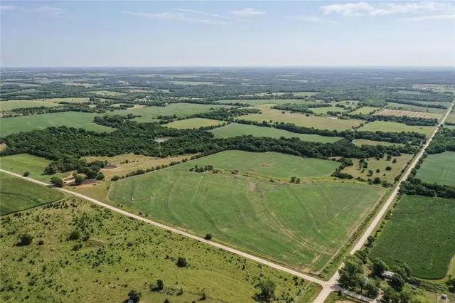 $459,000 | 3559 Delaware Road, Pomona, KS 66076