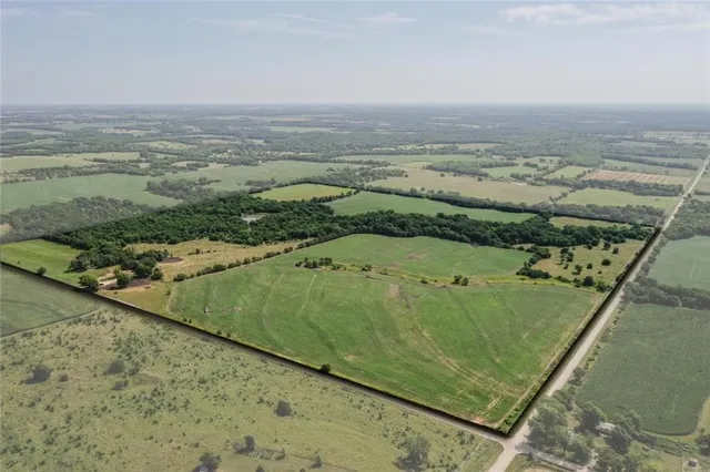 $459,000 | 3559 Delaware Road, Pomona, KS 66076