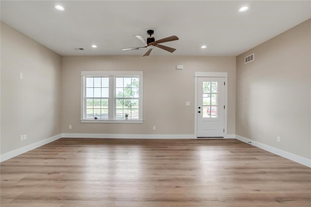 3559 Delaware Road Pomona, KS 66076 - Photo 4 of 33