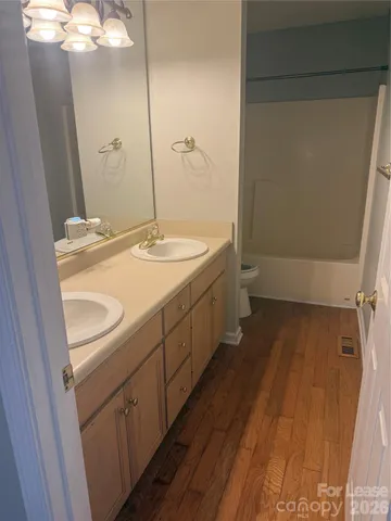 $1,950 | 1653 20th Ave Court Northeast, Hickory, NC 28601