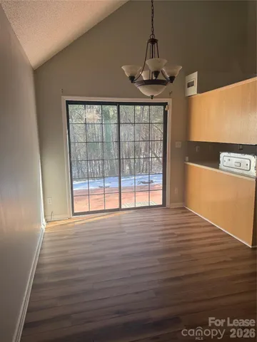 $1,950 | 1653 20th Ave Court Northeast, Hickory, NC 28601