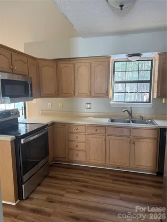 $1,850 | 1653 20th Ave Court Northeast, Hickory, NC 28601