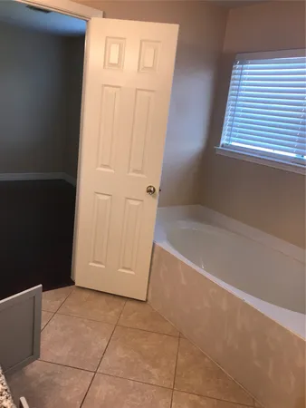 $2,100 | 2844 Morningmist Lane, Dickinson, TX 77539