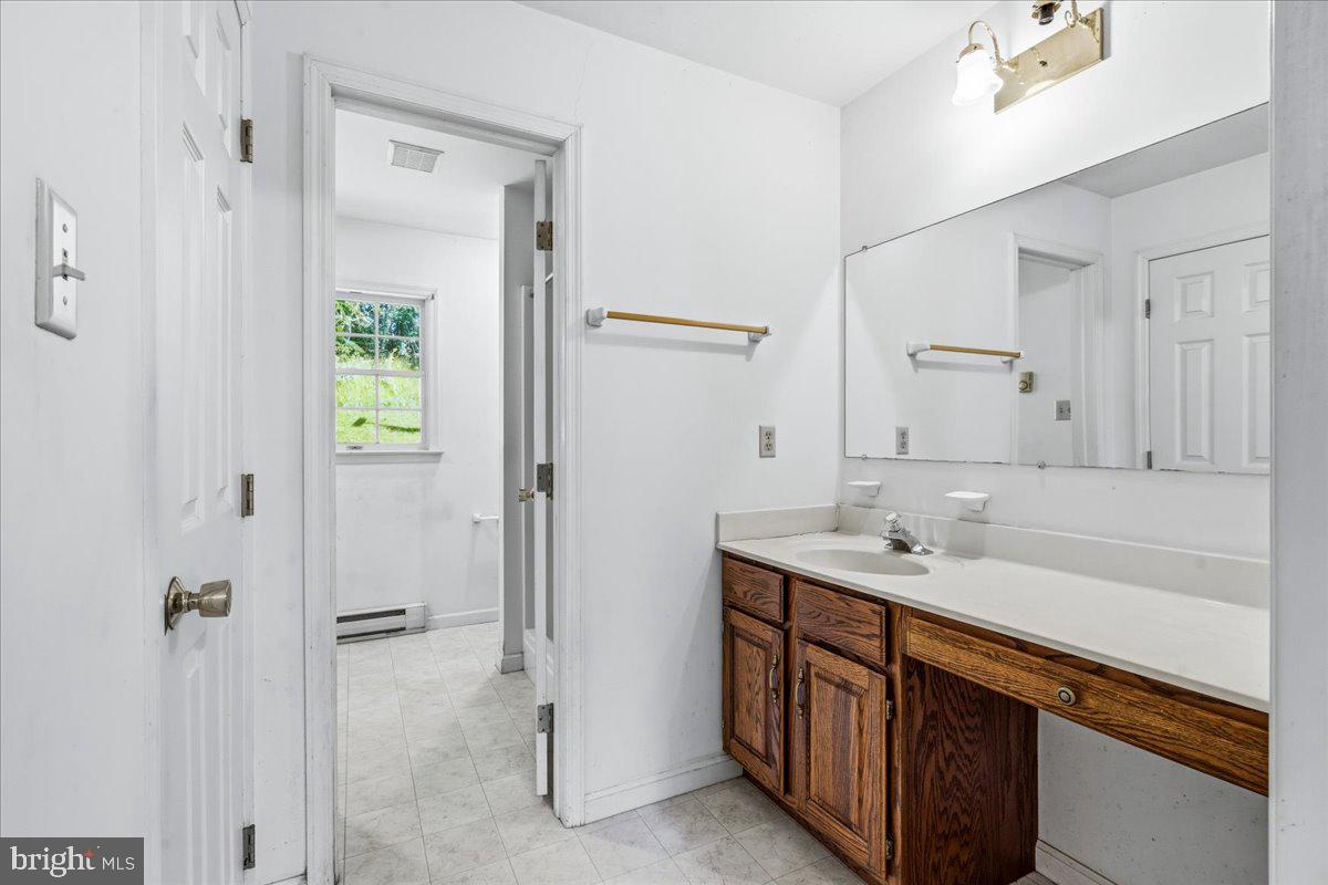 3508 Bittle Road Myersville, MD 21773 - Photo 22 of 44 Primary Bathroom