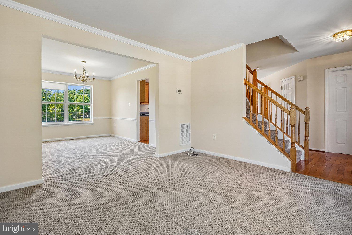 14677 Cloverdale Road Woodbridge, VA 22193 - Photo 14 of 72 Living Room