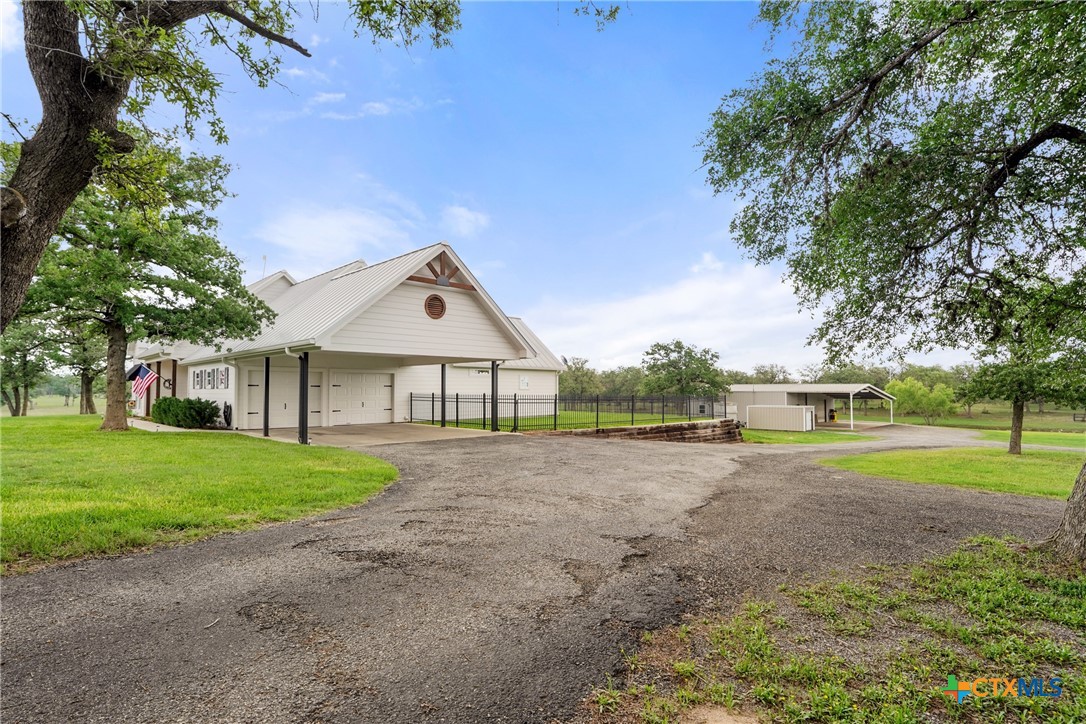 1899 Sunflower Trail Luling, TX 78648 - Photo 30 of 48 Paved driveway.