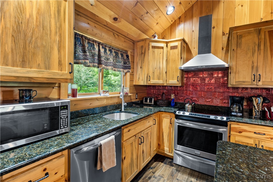 1276 Grant Road Russia, NY 13324 - Photo 13 of 40 Granite kitchen counters