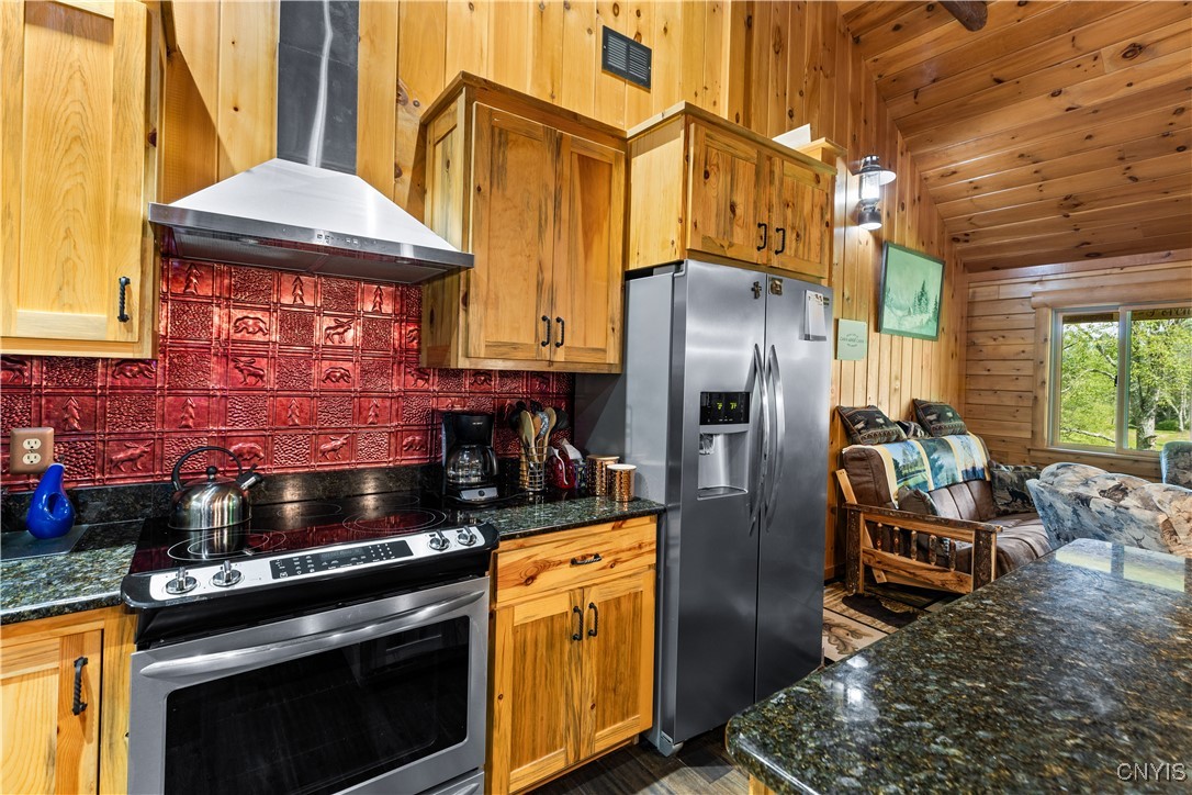 1276 Grant Road Russia, NY 13324 - Photo 15 of 40 Kitchen, range
