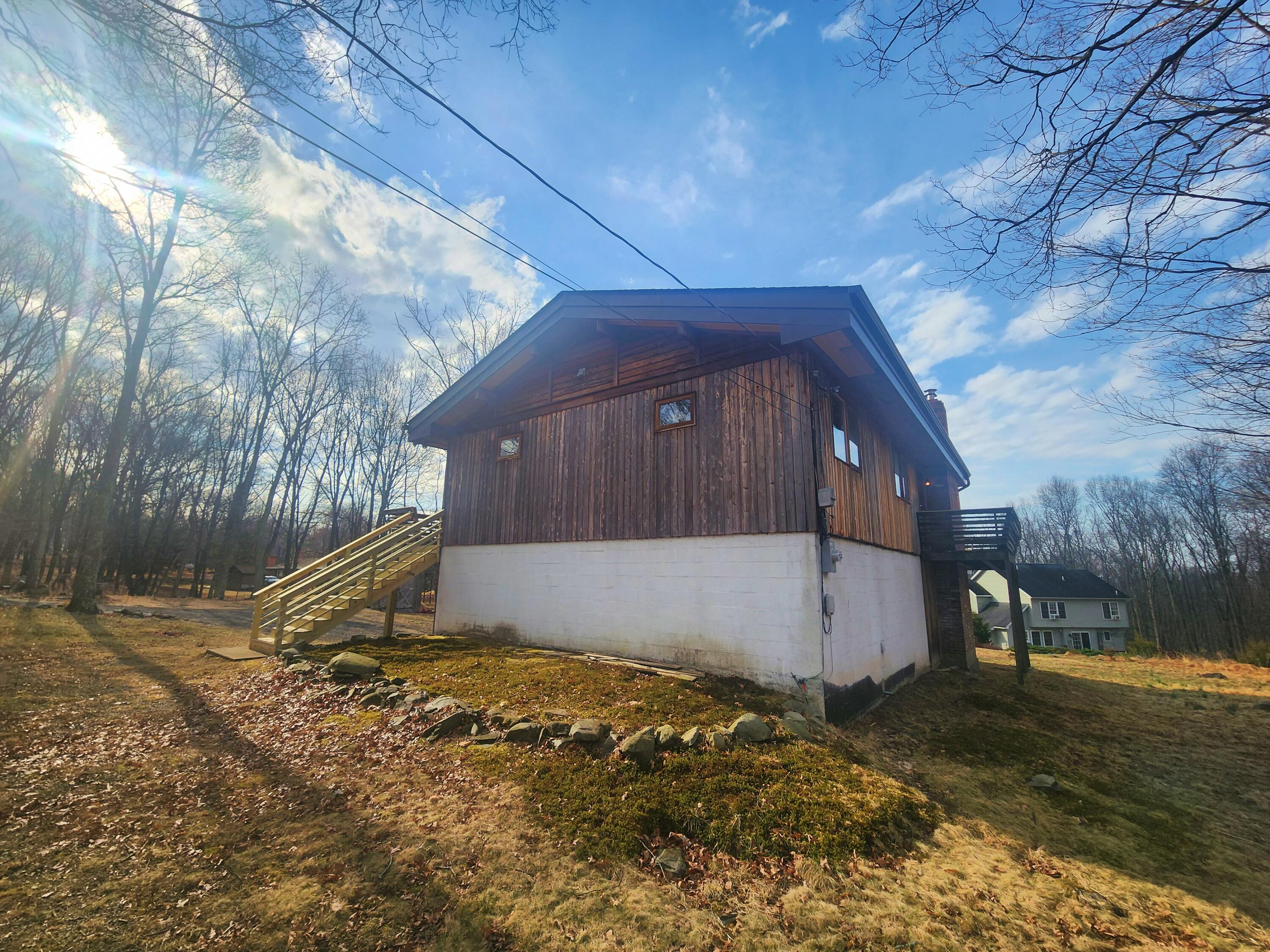 2263 Cramer Road Bushkill, PA 18324 - Photo 6 of 70 20250329_093354