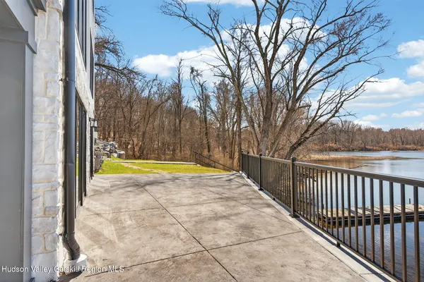 $975,000 | 22 Icehouse Drive, Saugerties, NY 12477