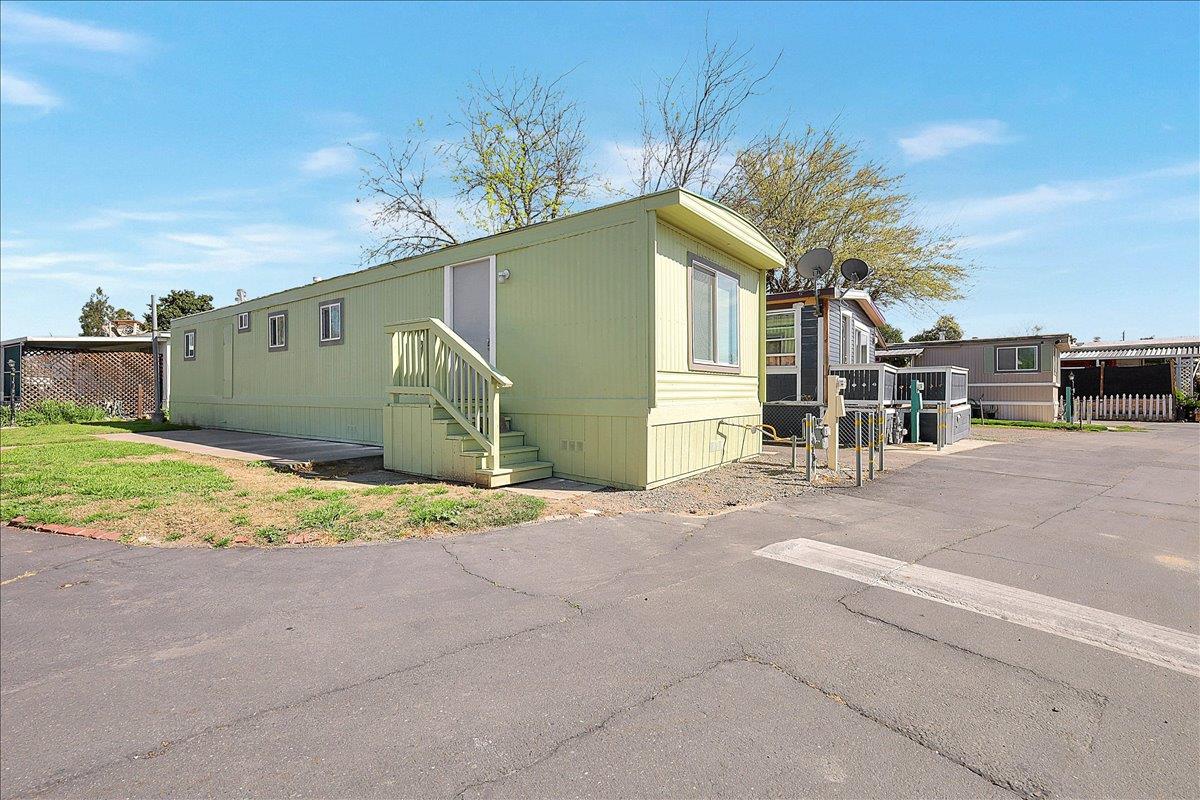 1523 North Beale Road, Unit 47 Marysville, CA 95901 - Photo 4 of 17 a view of a house with a patio
