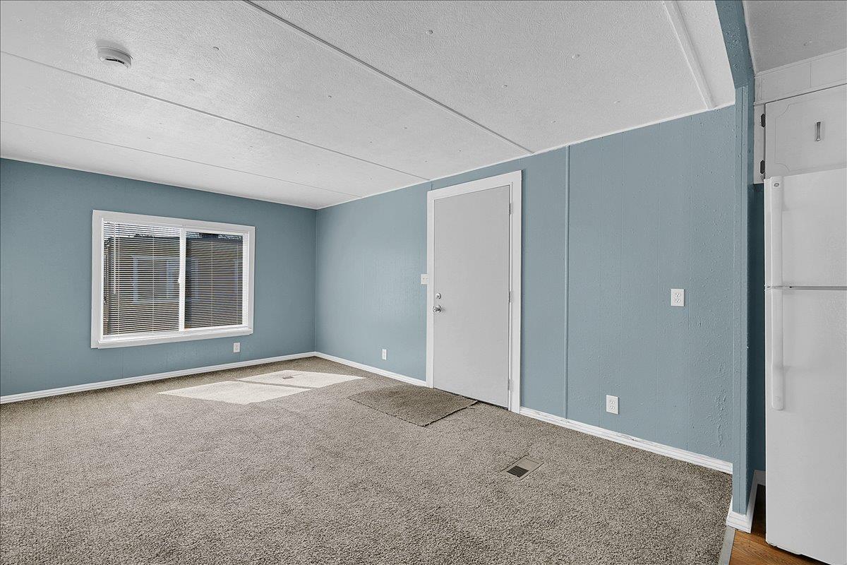1523 North Beale Road, Unit 47 Marysville, CA 95901 - Photo 7 of 17 a view of an empty room with a window