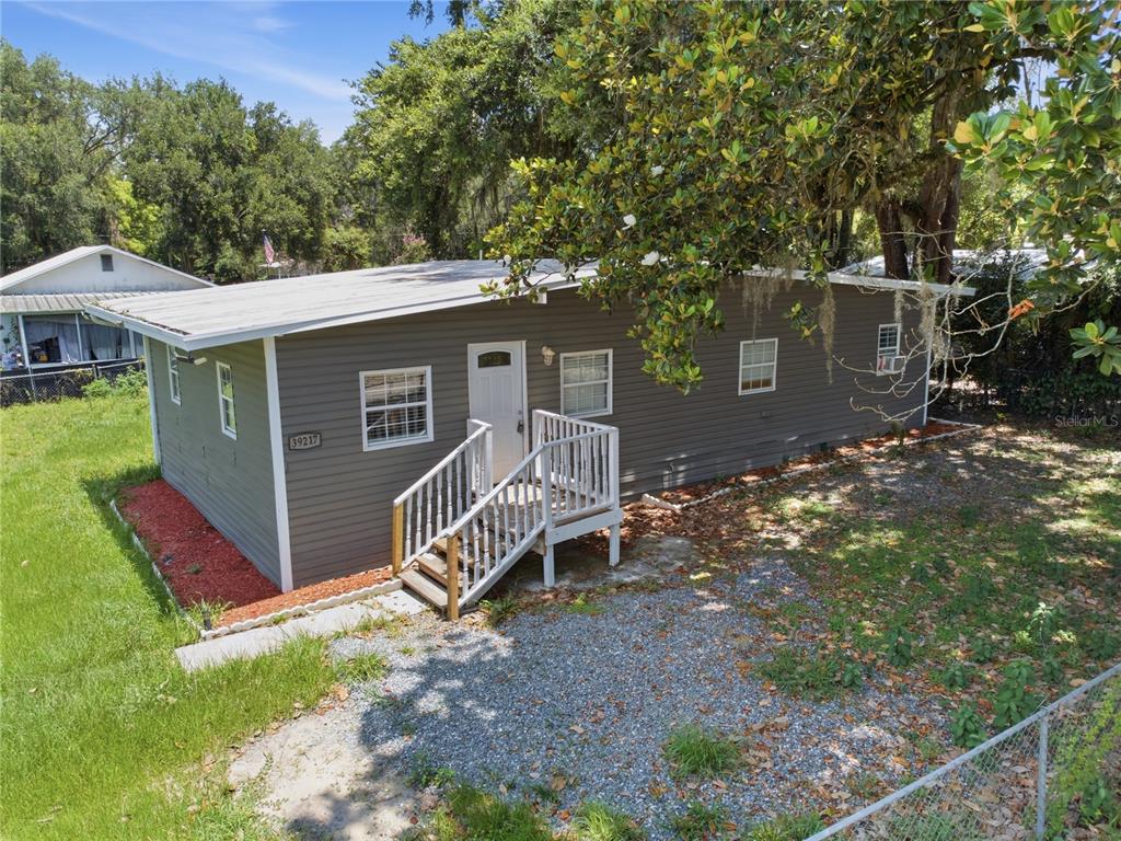 39217 Fibelkorn Road Zephyrhills, FL 33540 - Photo 1 of 27
