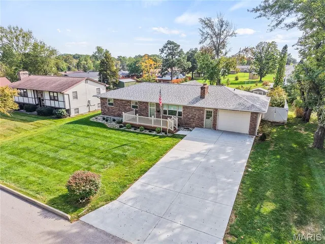 $325,000 | 710 Kleewood Drive, Fulton, MO 65251