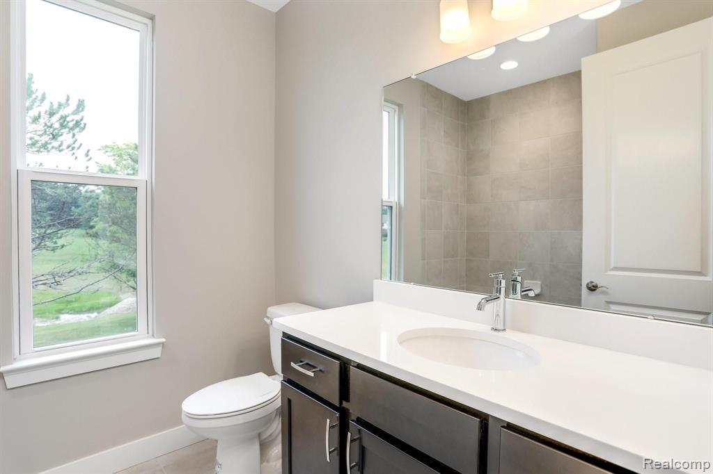 208 Mulberry Lane Rochester Hills, MI 48309 - Photo 8 of 28