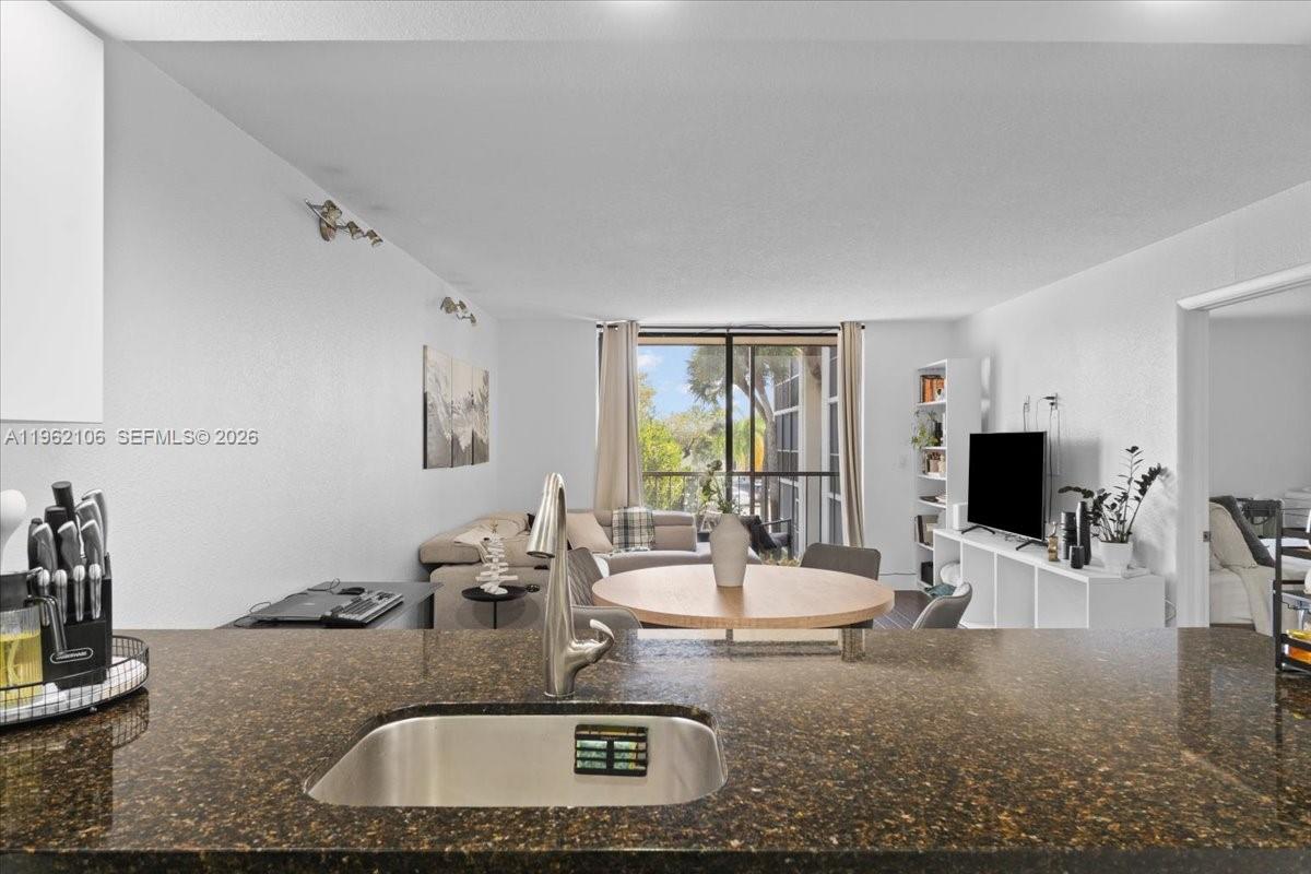 8075 Southwest 107th Avenue, Unit 221 Miami, FL 33173 - Photo 5 of 28