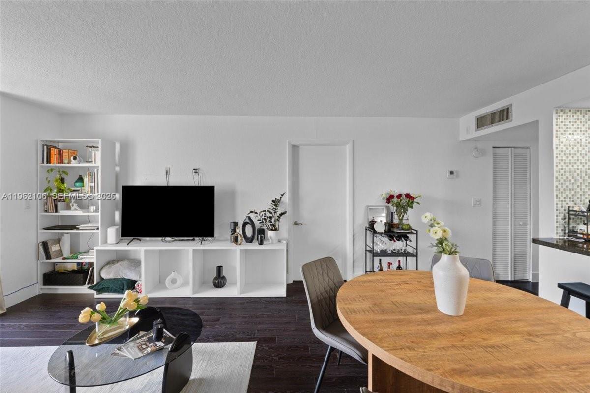 8075 Southwest 107th Avenue, Unit 221 Miami, FL 33173 - Photo 9 of 28