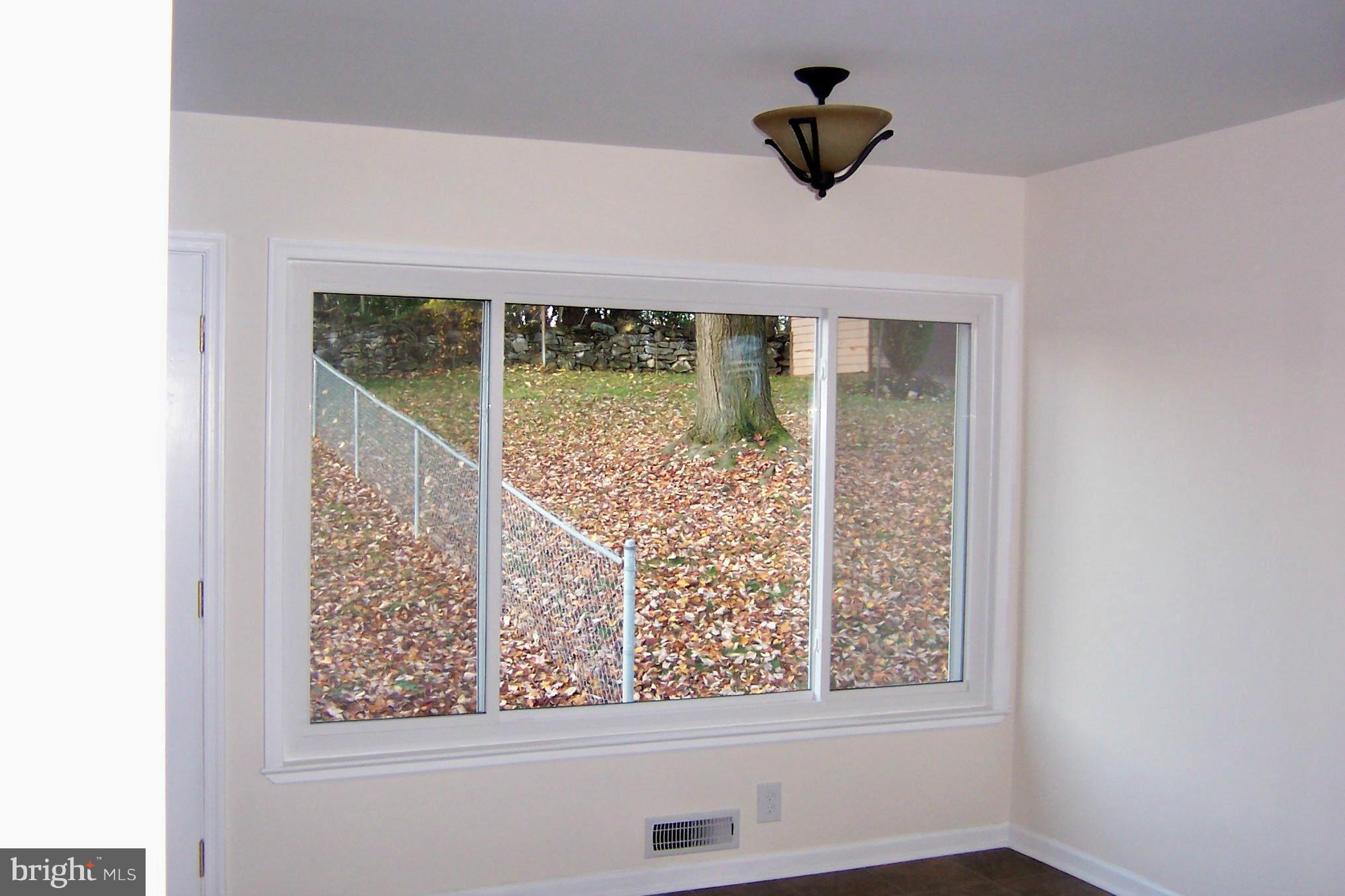 11312 Manse Road Hagerstown, MD 21740 - Photo 7 of 17 Dining Room