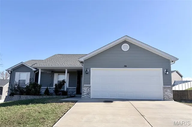 $304,600 | 708 Vicksburg Lane, Wright City, MO 63390