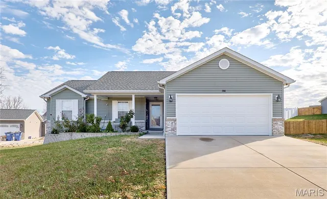 $304,600 | 708 Vicksburg Lane, Wright City, MO 63390