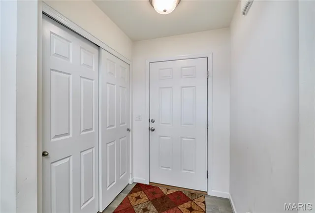 $304,600 | 708 Vicksburg Lane, Wright City, MO 63390