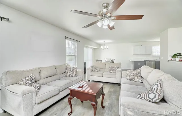 $304,600 | 708 Vicksburg Lane, Wright City, MO 63390