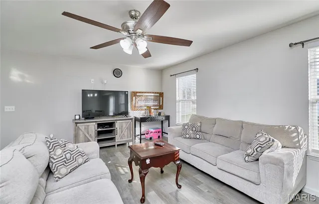 $304,600 | 708 Vicksburg Lane, Wright City, MO 63390