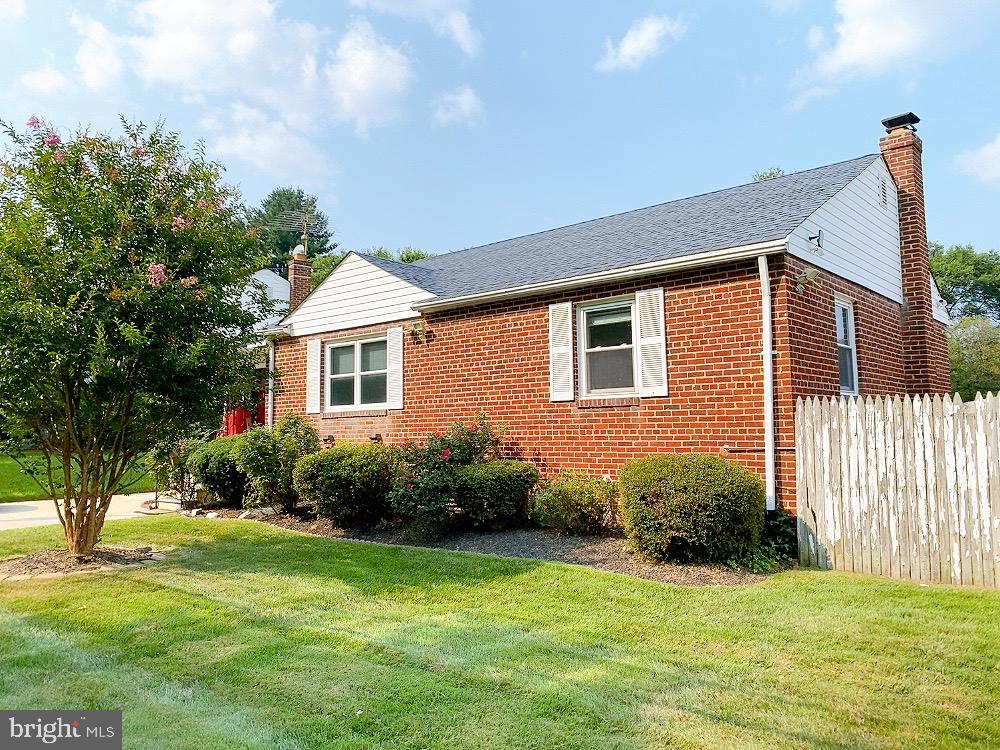 3807 Brightview Street Silver Spring, MD 20902 - Photo 3 of 22