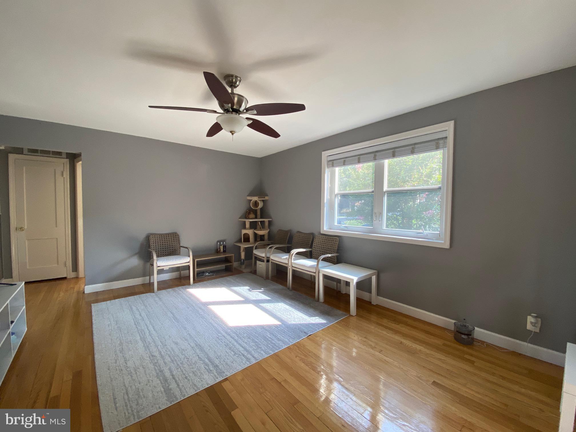 3807 Brightview Street Silver Spring, MD 20902 - Photo 4 of 22