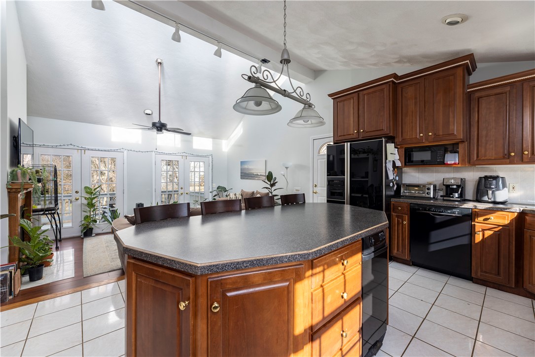 65 Edgewater Road Narragansett, RI 02882 - Photo 4 of 39