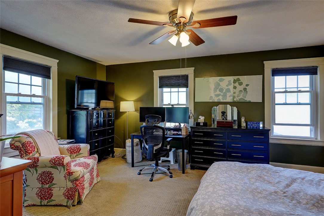 57 Colonial Road Providence, RI 02906 - Photo 17 of 32