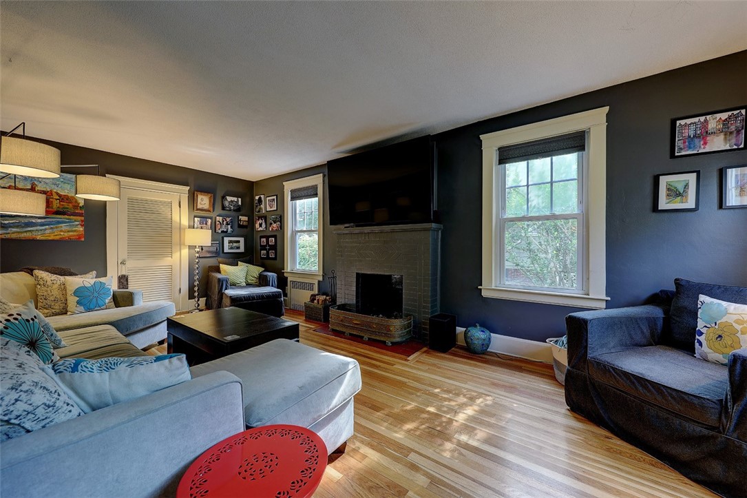 57 Colonial Road Providence, RI 02906 - Photo 2 of 32