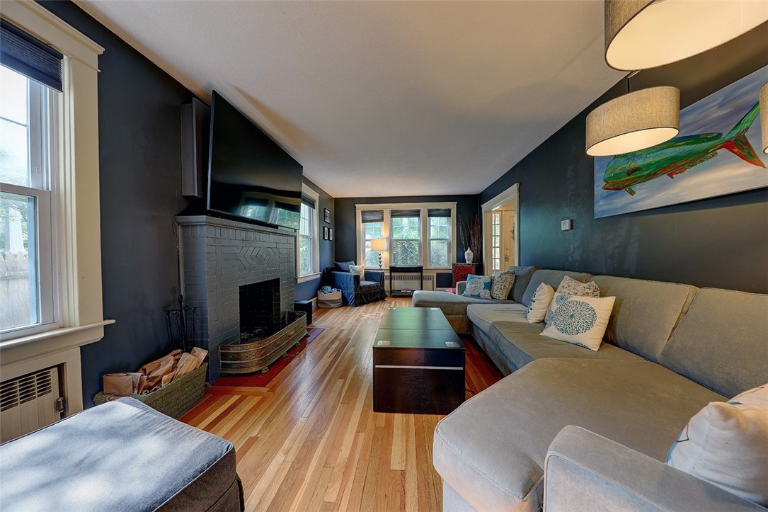 57 Colonial Road Providence, RI 02906 - Photo 3 of 32