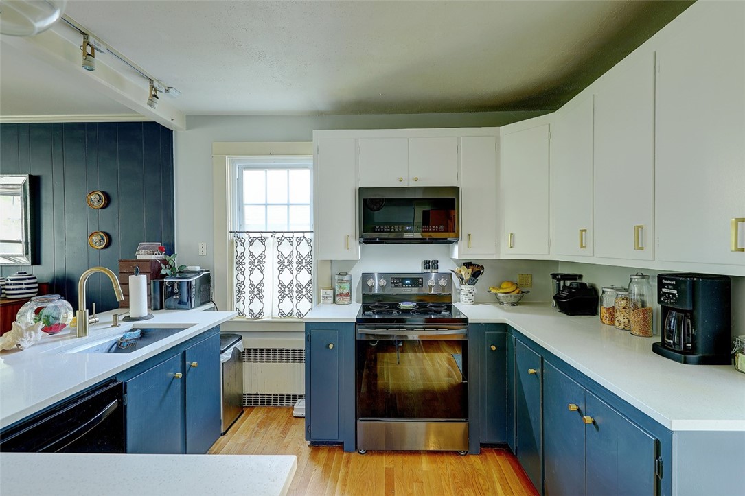 57 Colonial Road Providence, RI 02906 - Photo 5 of 32