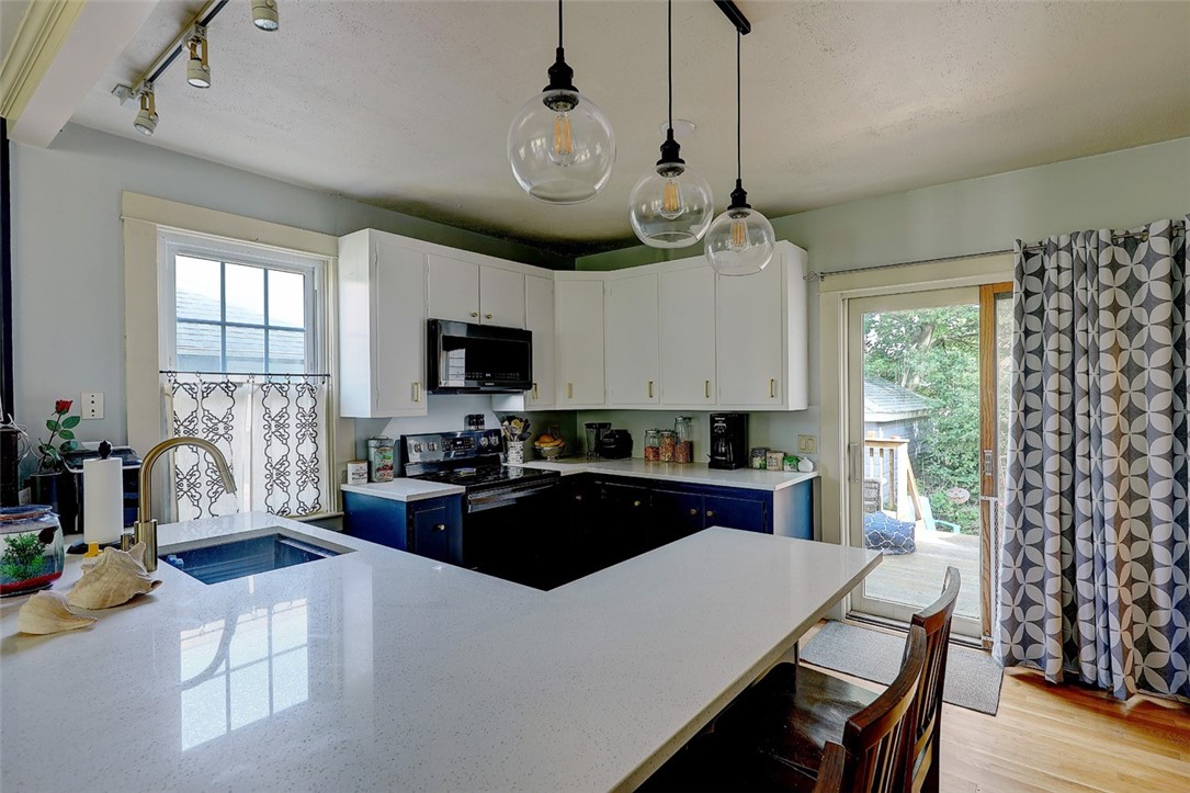 57 Colonial Road Providence, RI 02906 - Photo 6 of 32